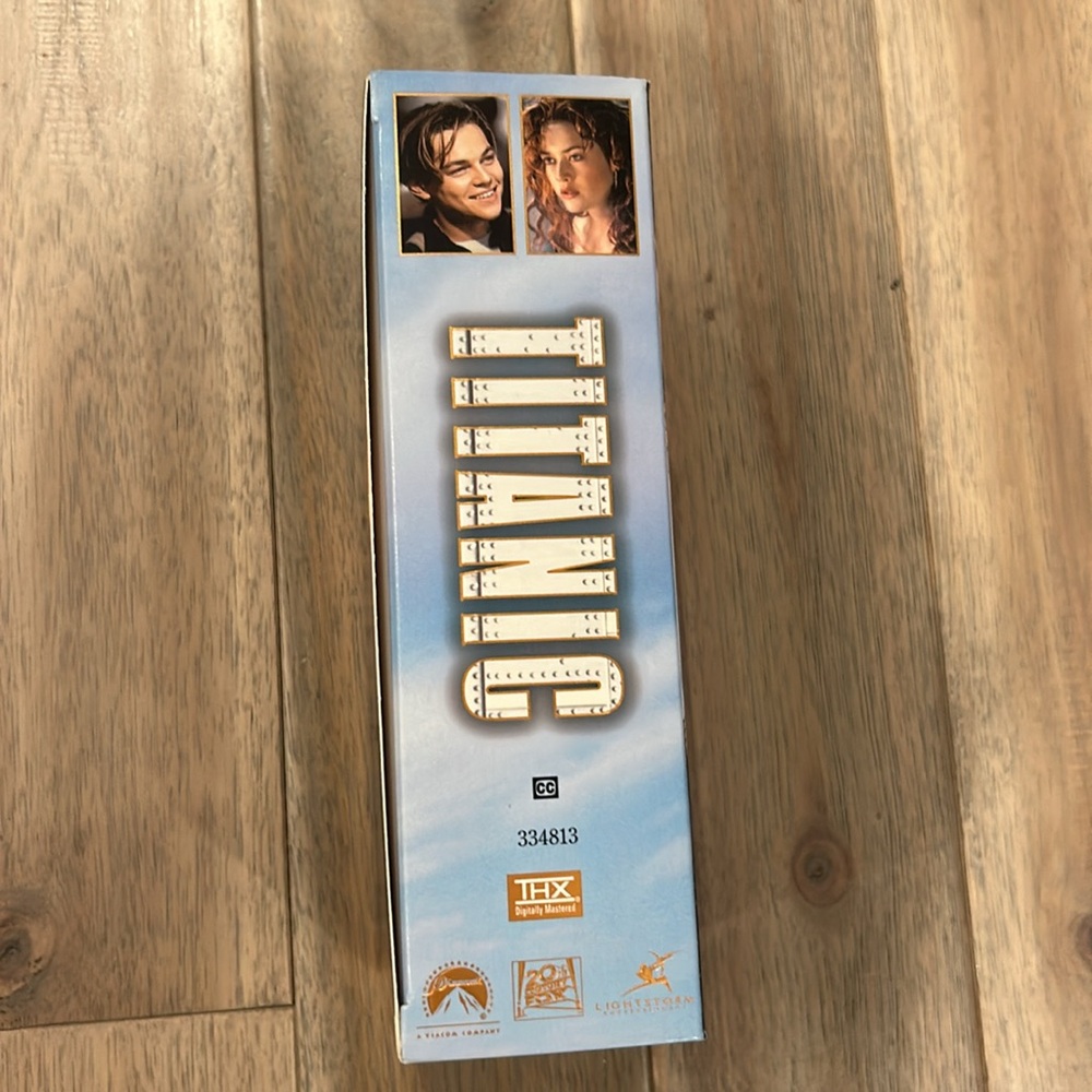 Titanic VHS Set - Picture 2 of 8